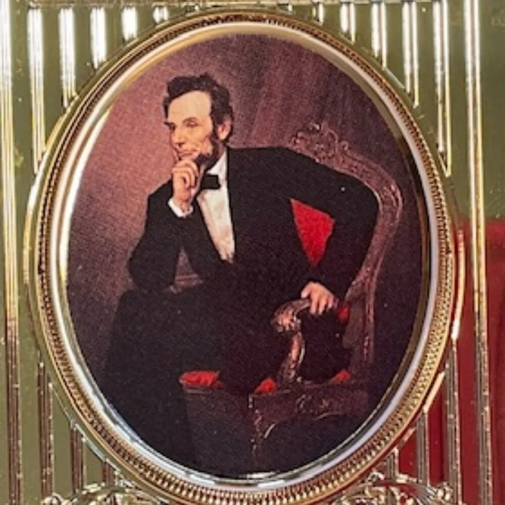 1999 White House Christmas Ornament President Abraham Lincoln's Portrait